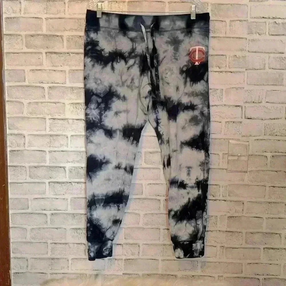Minnesota twins baseball‎ tie dye capri joggers size large blue and lt blue - Picture 1 of 6